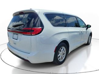 Used 2023 Chrysler Pacifica Touring-L FWD video 2