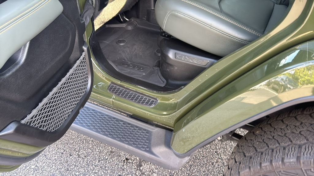 Used 2024 Jeep Wrangler High Altitude AWD/4WD image 31