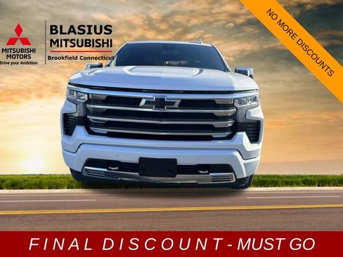 Used 2023 Chevrolet Silverado 1500 High Country w/ High Country Premium Package image 3