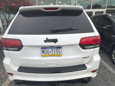 Used 2015 Jeep Grand Cherokee SRT w/ Trailer Tow Group IV AWD/4WD image 9