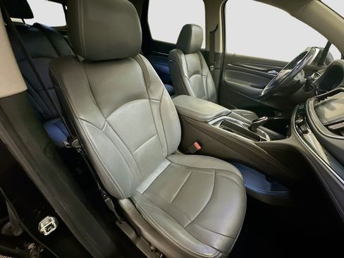 Used 2019 Buick Enclave Essence AWD/4WD image 35