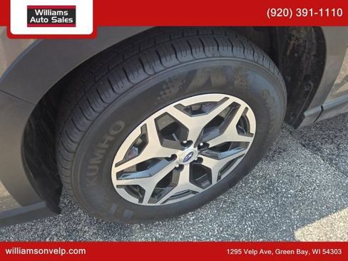 Used 2019 Subaru Forester Premium w/ All-Weather Package AWD/4WD image 10
