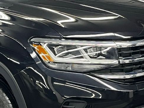 Used 2022 Volkswagen Atlas Cross Sport SE image 39