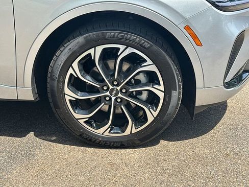 New 2026 Lincoln Nautilus Reserve AWD/4WD image 15