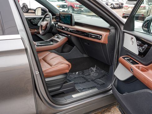 Used 2025 Lincoln Aviator Reserve w/ Equipment Group 201A image 34