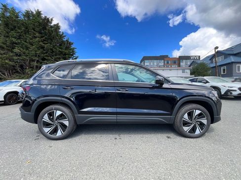 New 2025 Volkswagen Taos SE image 9