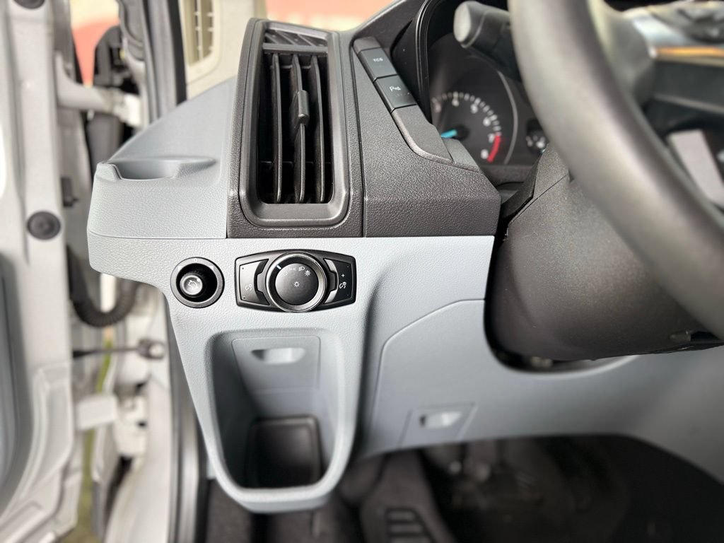 Used 2015 Ford Transit 150 XLT RWD image 32