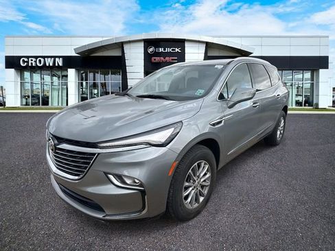 Used 2023 Buick Enclave Essence image 1