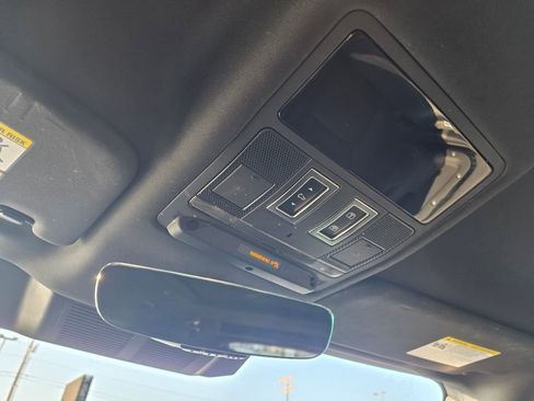 Used 2024 Land Rover Defender 130 X-Dynamic SE image 21