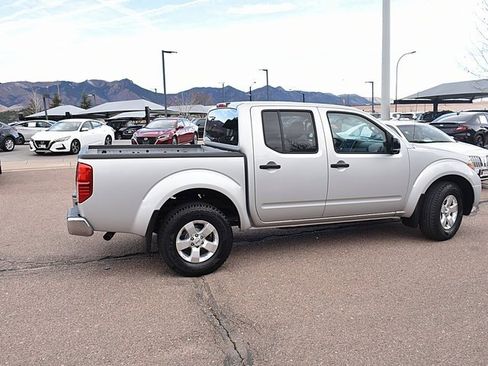 Used 2012 Nissan Frontier SV image 10