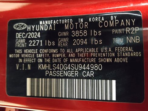 Used 2025 Hyundai Elantra SEL FWD image 33