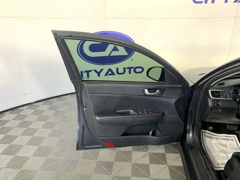 Used 2019 Kia Optima S w/ S Panoramic Sunroof Package FWD image 14
