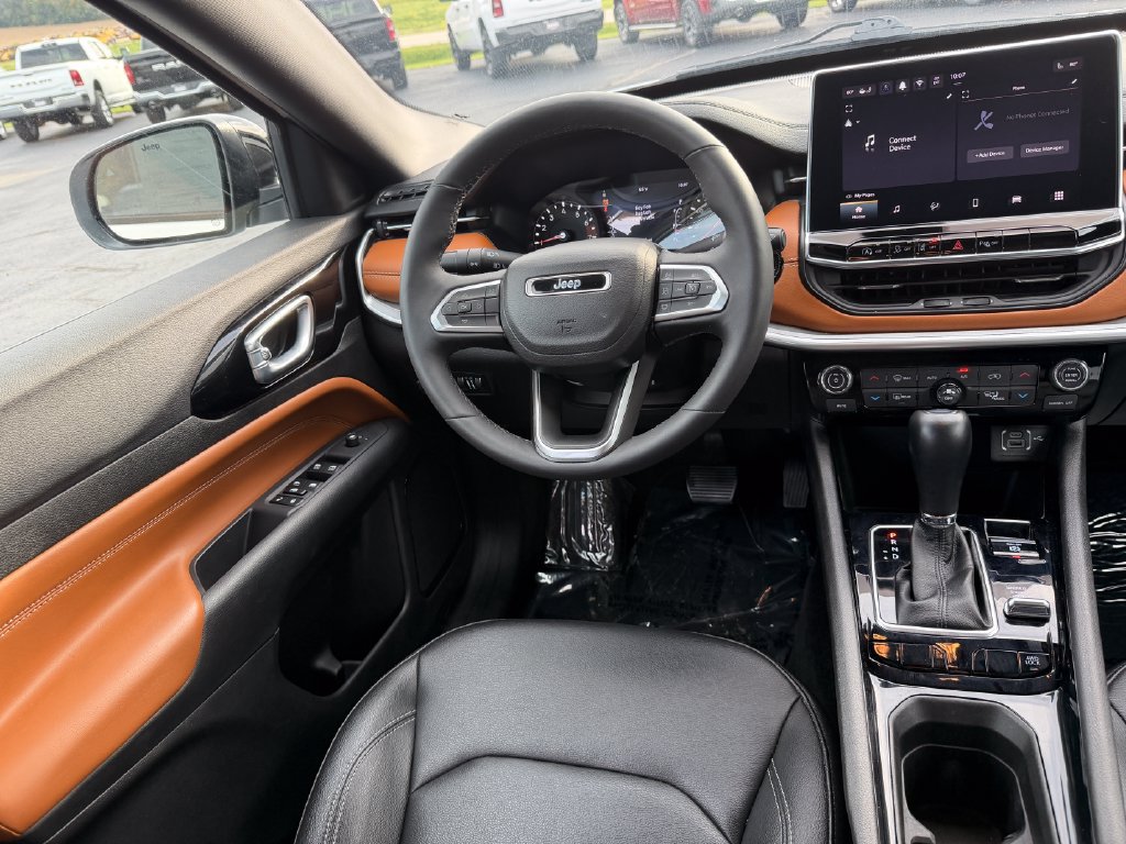 Used 2025 Jeep Compass Limited AWD/4WD image 22