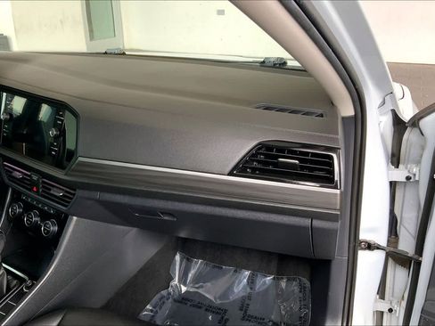 Used 2019 Volkswagen Jetta SEL FWD image 17