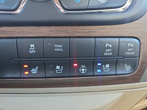 Used 2015 RAM 1500 Laramie w/ Convenience Group image 25