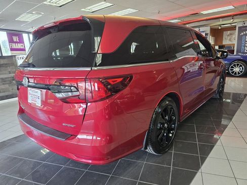 Used 2023 Honda Odyssey Sport image 4