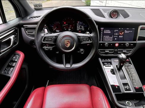 Certified 2023 Porsche Macan S AWD/4WD image 11
