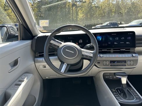 Used 2024 Hyundai Kona SEL image 24