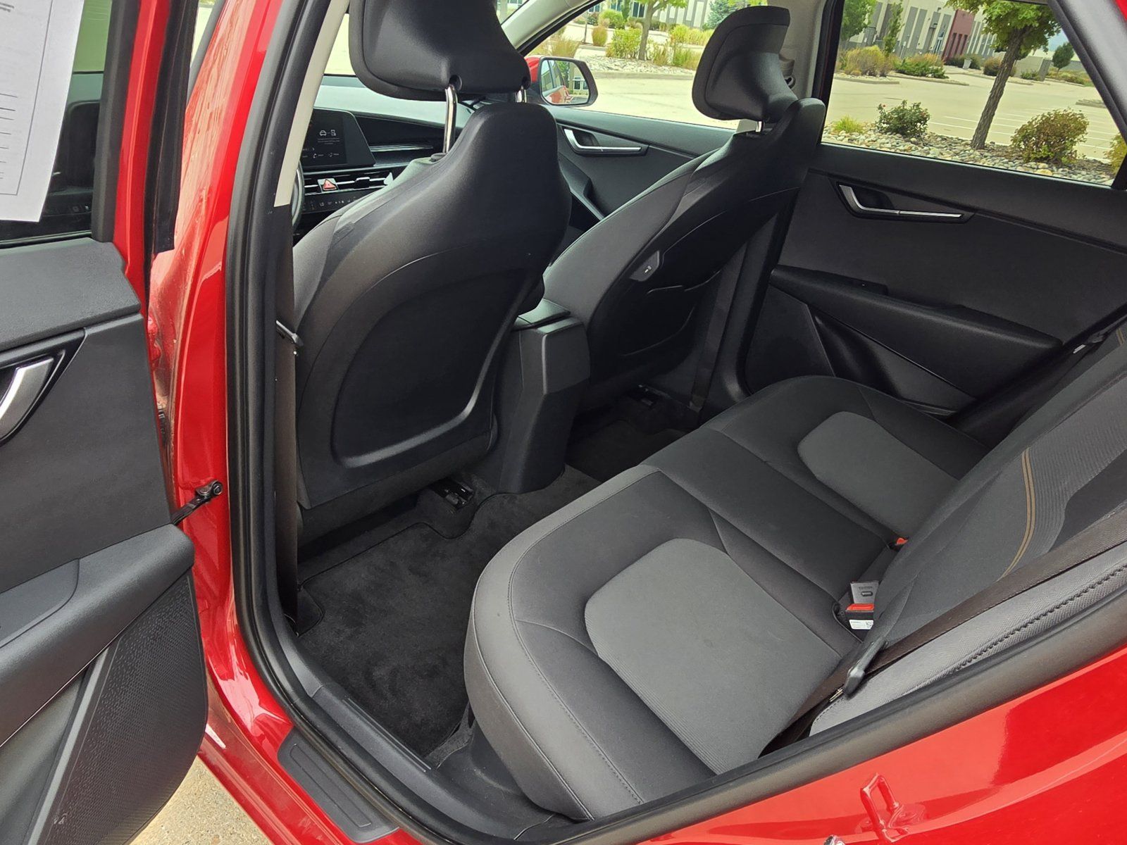 Used 2025 Kia Niro LX FWD image 15