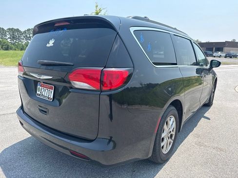 Used 2021 Chrysler Voyager Lxi FWD image 10