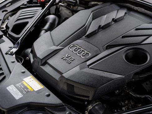 Used 2022 Audi A8 L 3.0T w/ Luxury Package image 64