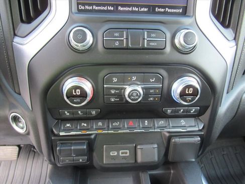 Used 2019 GMC Sierra 1500 SLT w/ SLT Premium Plus Package AWD/4WD image 25