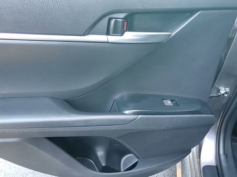 Certified 2020 Toyota Camry LE w/ Convenience Package image 18