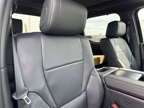 Used 2025 Toyota Tundra Platinum image 24