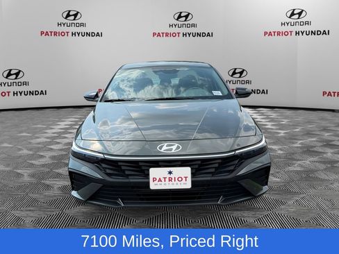 Used 2025 Hyundai Elantra Sport FWD image 9