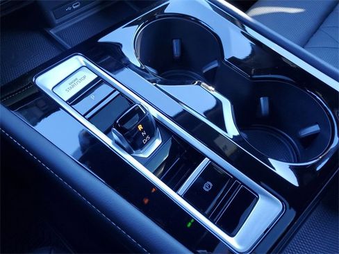 Used 2024 Volkswagen Atlas Cross Sport SEL Premium R-Line image 33