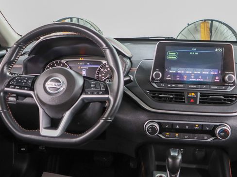 Used 2021 Nissan Altima 2.5 SR w/ SR Premium Package FWD image 17