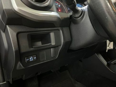 Used 2017 Toyota Tacoma SR5 AWD/4WD image 14