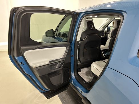 Used 2024 Rivian R1T Adventure AWD/4WD image 17