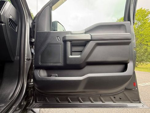 Used 2017 Ford F150 XLT w/ Equipment Group 302A Luxury AWD/4WD image 39