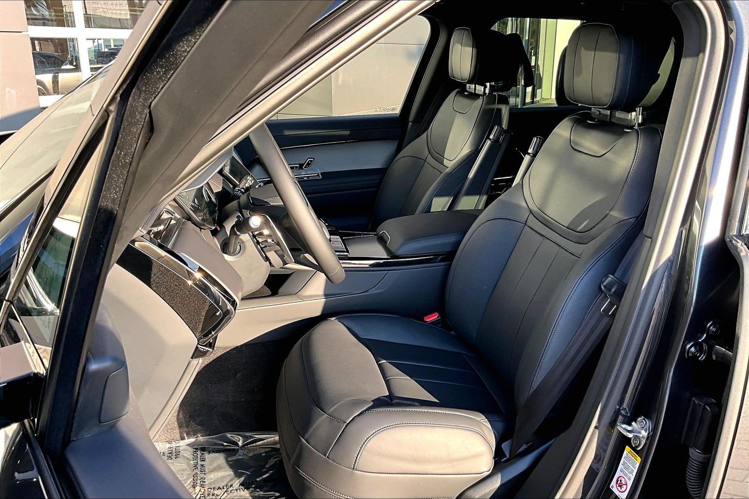 New 2027 Land Rover Range Rover Sport SE AWD/4WD image 9