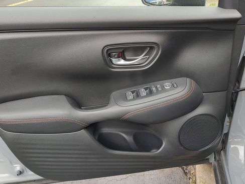 Used 2025 Honda HR-V Sport image 18