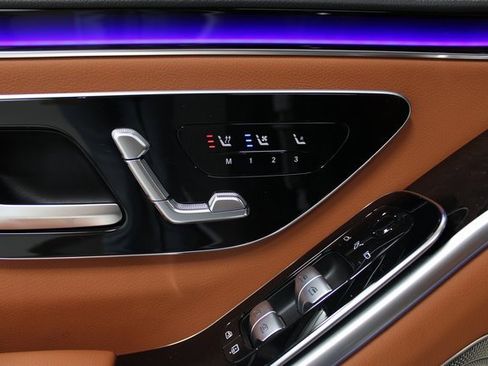 Used 2022 Mercedes-Benz S 500 4MATIC w/ 3D Technology Package image 20