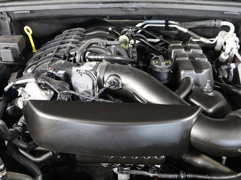 Used 2025 Dodge Durango GT AWD/4WD image 23