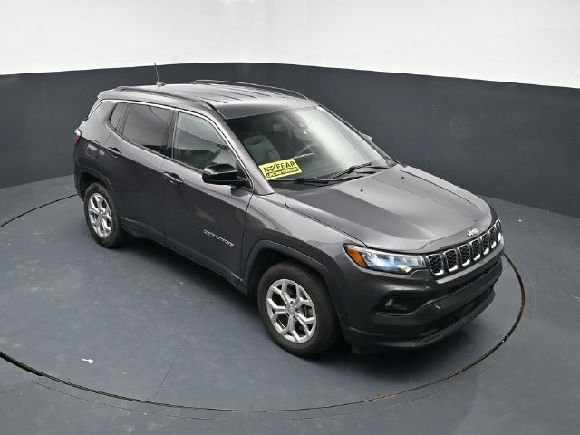 Used 2024 Jeep Compass Latitude AWD/4WD image 29