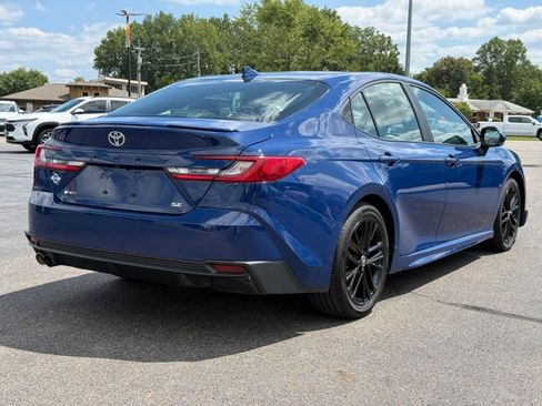 Used 2025 Toyota Camry SE FWD image 8