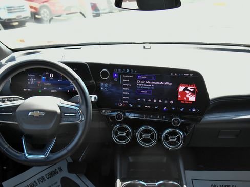 Used 2024 Chevrolet Blazer EV LT AWD/4WD image 46