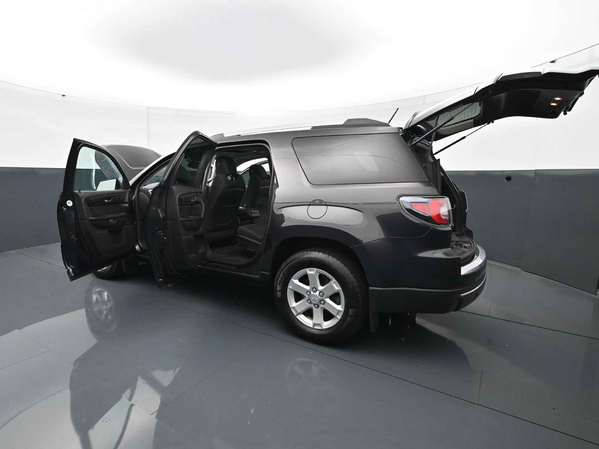 Used 2015 GMC Acadia SLE AWD/4WD image 30