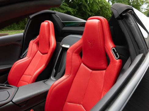 Used 2023 Chevrolet Corvette Stingray Convertible RWD image 13