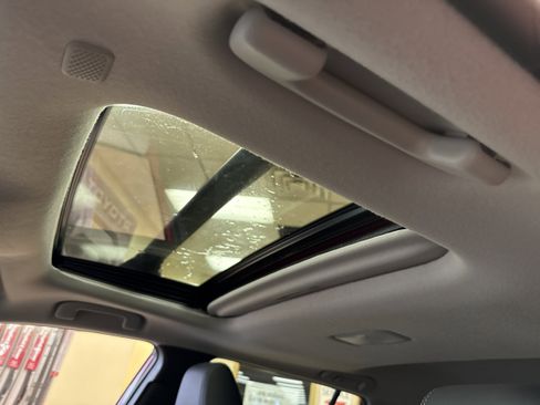 Used 2022 Toyota Corolla Cross XLE w/ Convenience Package image 6