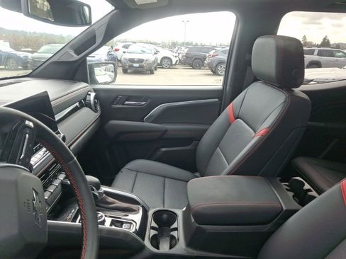 Used 2026 Chevrolet Colorado Z71 w/ Technology Package image 12