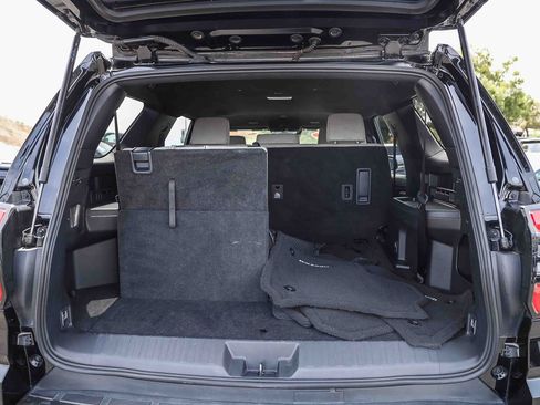 Certified 2025 Toyota 4Runner SR5 AWD/4WD image 27