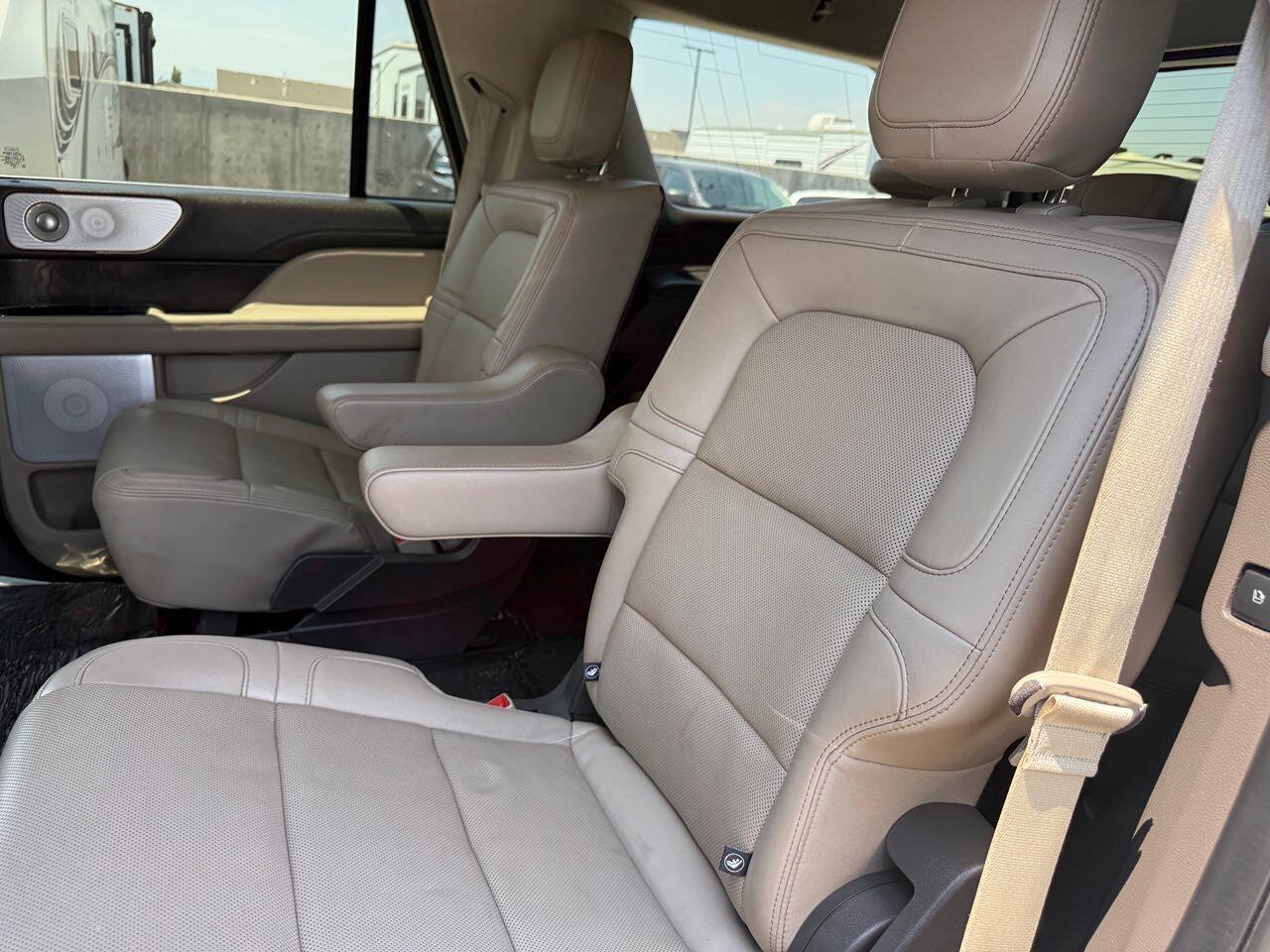 Used 2022 Lincoln Navigator Reserve AWD/4WD image 18
