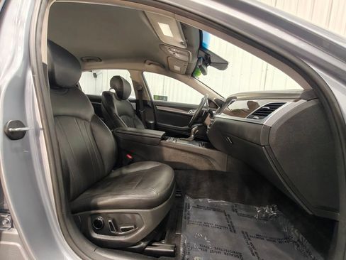 Used 2017 Genesis G80 3.8 RWD image 25