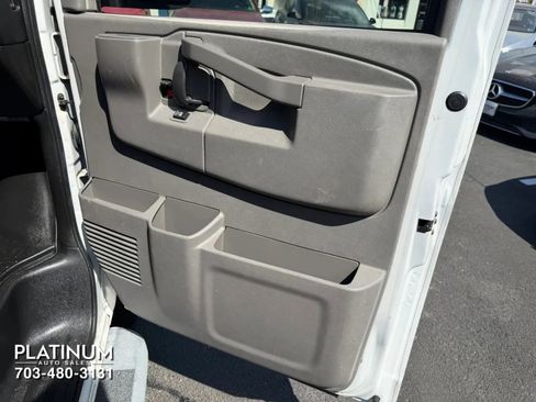 Used 2018 GMC Savana 2500 w/ Driver Convenience Package RWD image 15
