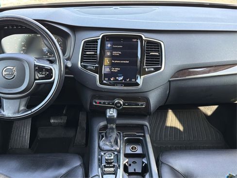 Used 2017 Volvo XC90 T6 Momentum w/ Vision Package image 17